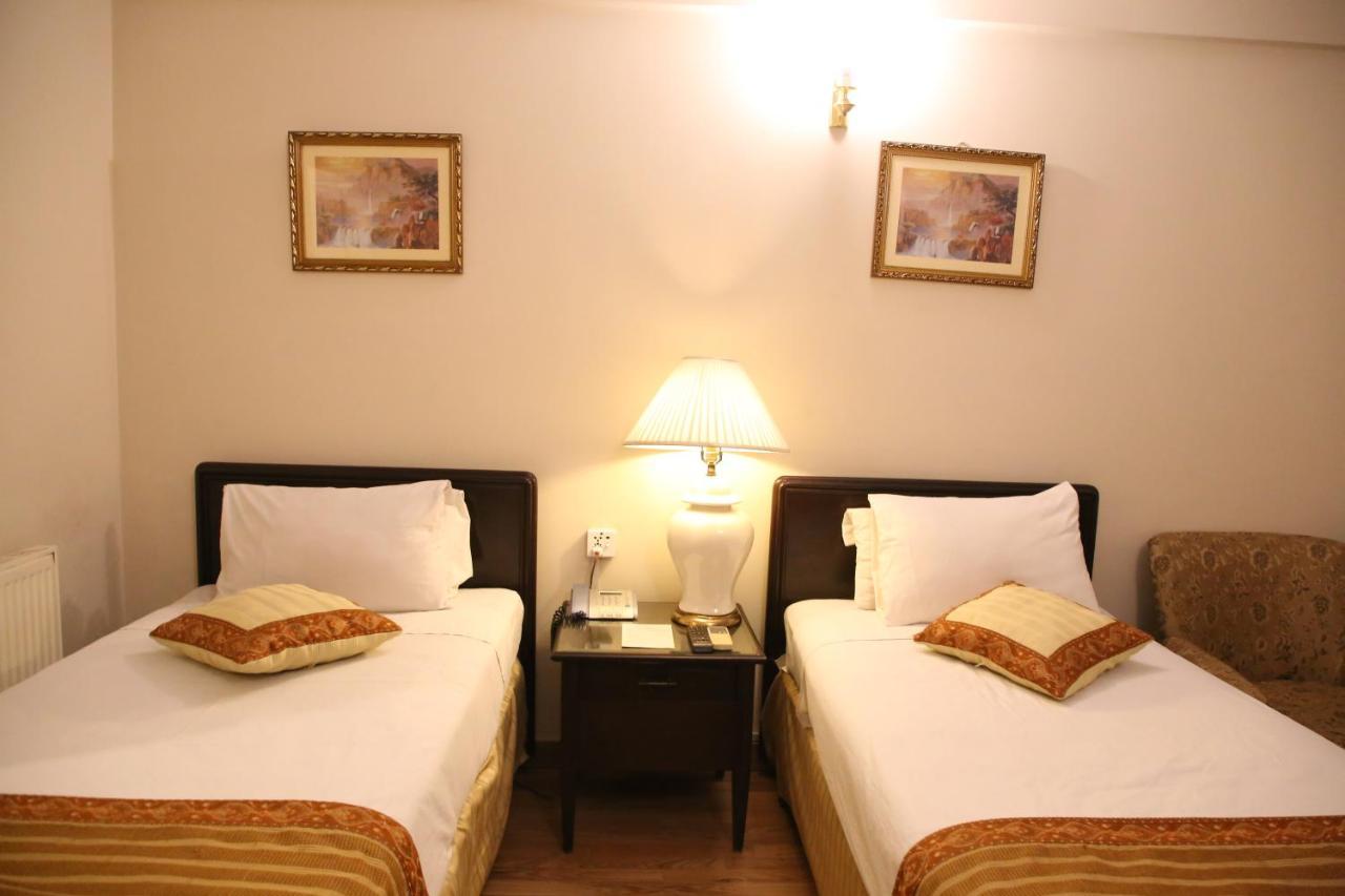 Carlton Tower Hotel Lahore Esterno foto