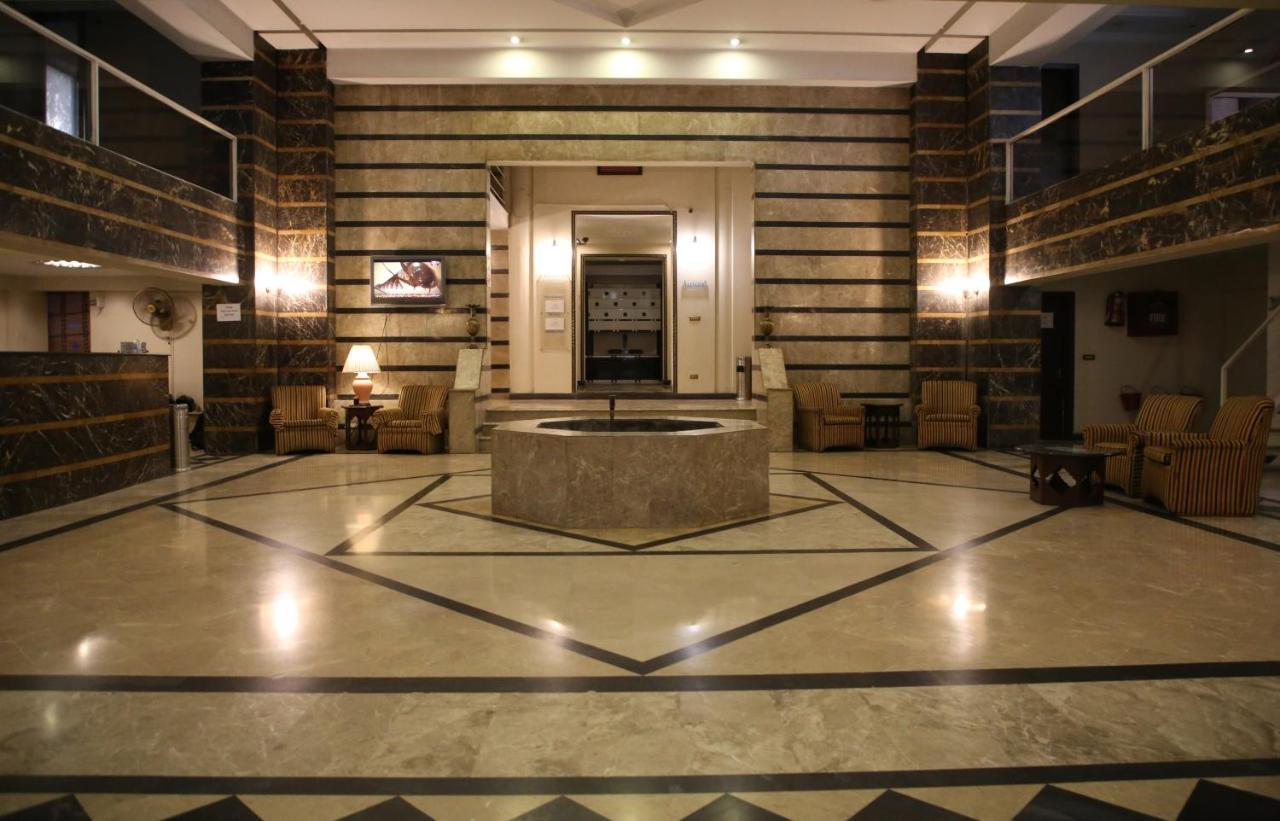 Carlton Tower Hotel Lahore Esterno foto