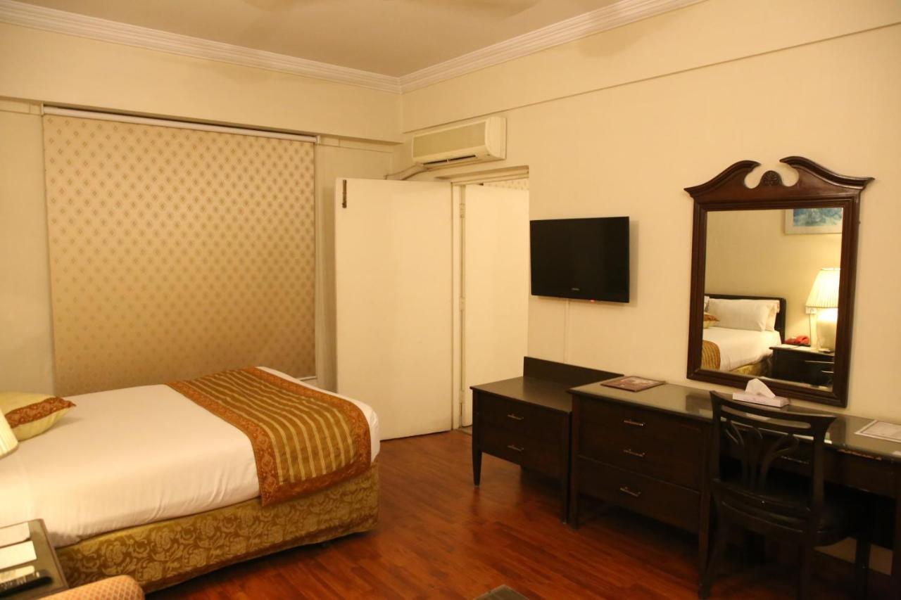 Carlton Tower Hotel Lahore Esterno foto