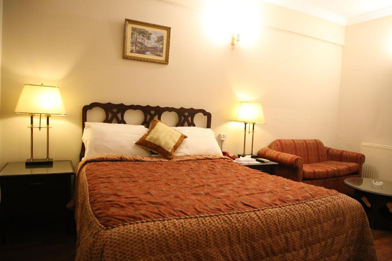 Carlton Tower Hotel Lahore Esterno foto