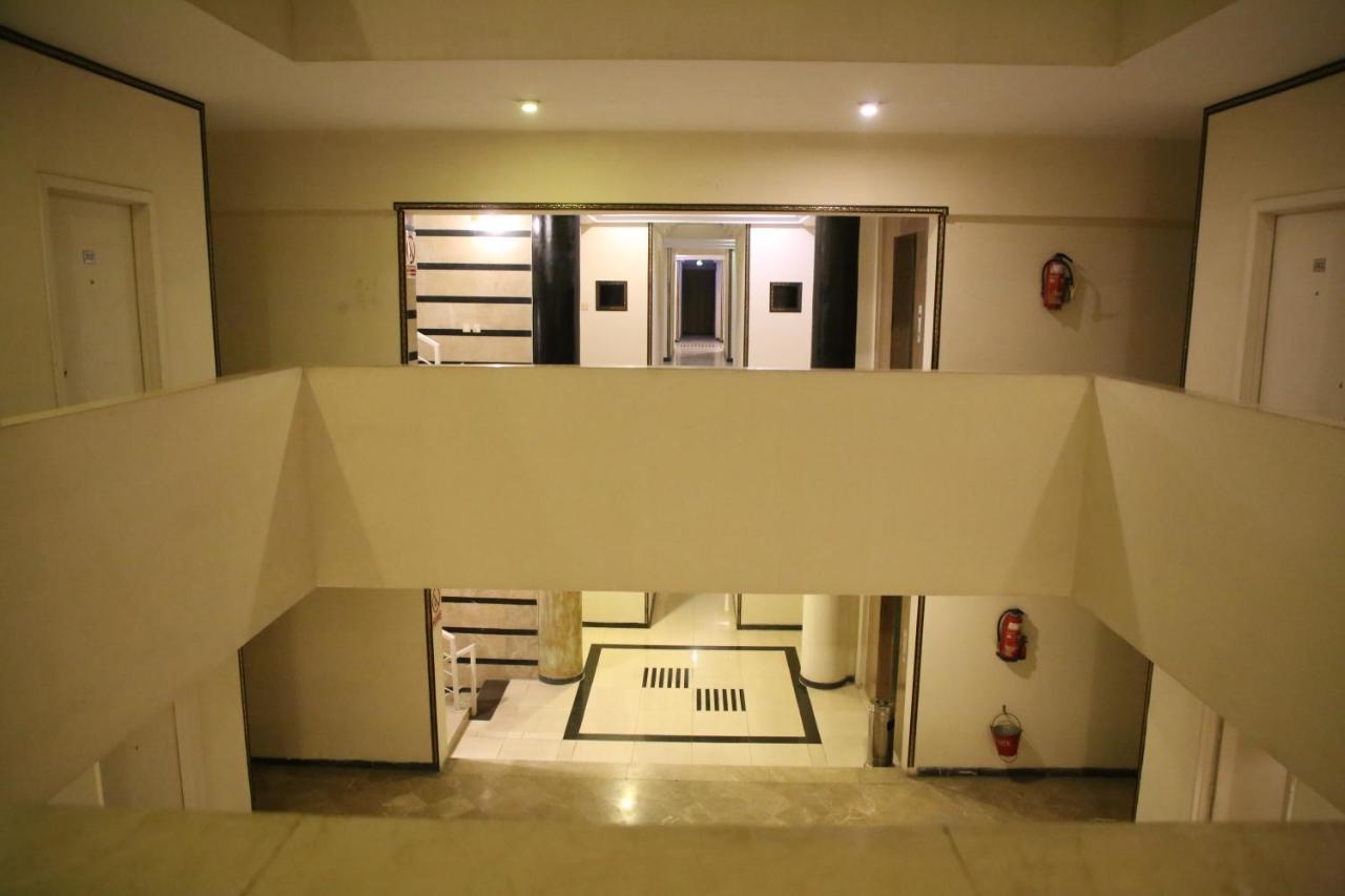 Carlton Tower Hotel Lahore Esterno foto