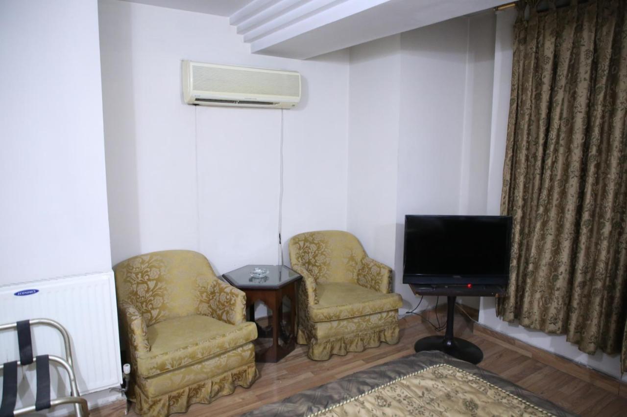 Carlton Tower Hotel Lahore Esterno foto