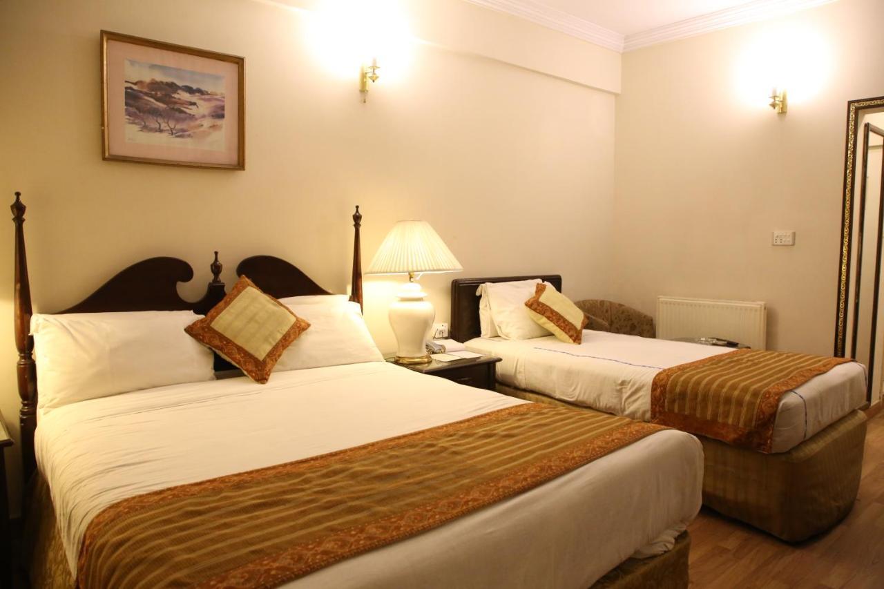 Carlton Tower Hotel Lahore Esterno foto