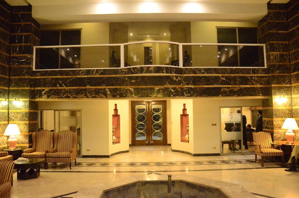 Carlton Tower Hotel Lahore Esterno foto