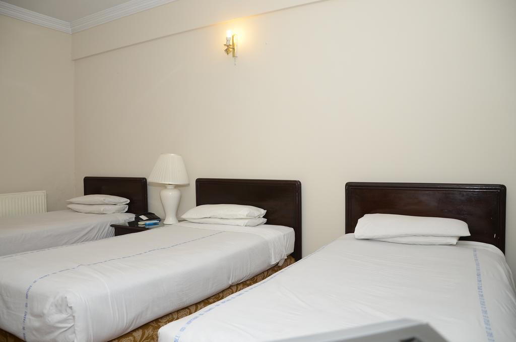 Carlton Tower Hotel Lahore Esterno foto