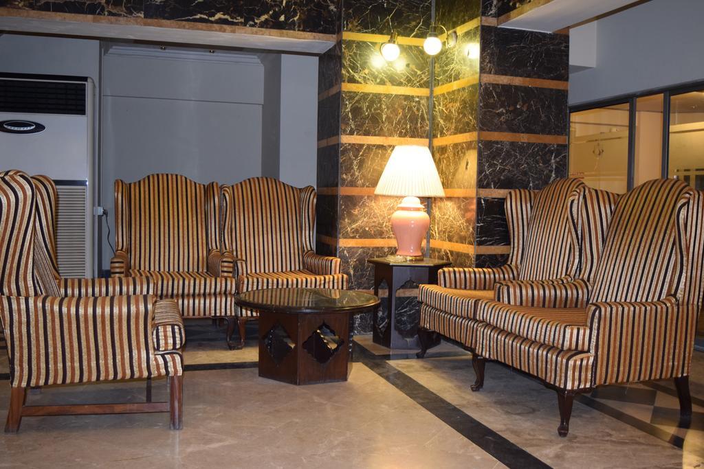 Carlton Tower Hotel Lahore Esterno foto