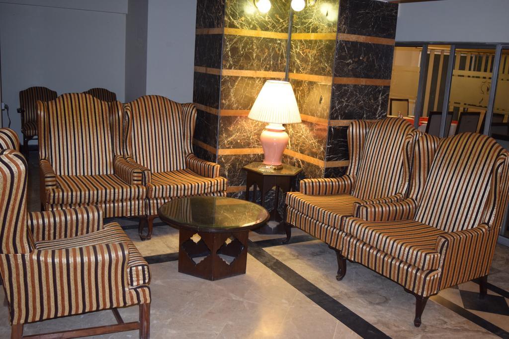 Carlton Tower Hotel Lahore Esterno foto