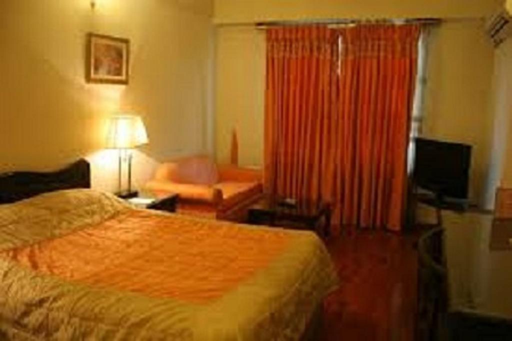 Carlton Tower Hotel Lahore Camera foto