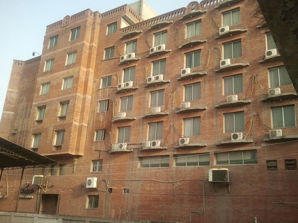 Carlton Tower Hotel Lahore Esterno foto